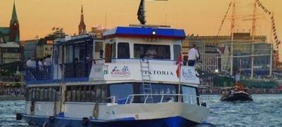 Foto von Bordparty im Hamburger Hafen