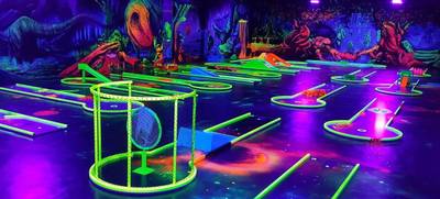 Foto von 4D Schwarzlicht Minigolf in der GlowZone Mainz
