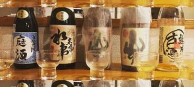 Foto von Craft-Käse und Aged Sake Tasting