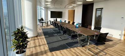 Foto von K-1 BusinessClub Main Tower Skyline 1