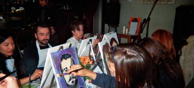Foto von Sip & Paint Your Colleague Team Building in Berlin PaintNow