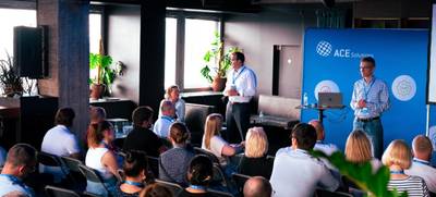 Foto von WEEKEND - Meeting