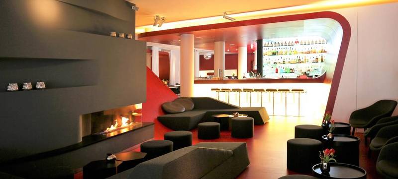Foto 2 von The Fox Bar at Hotel Q