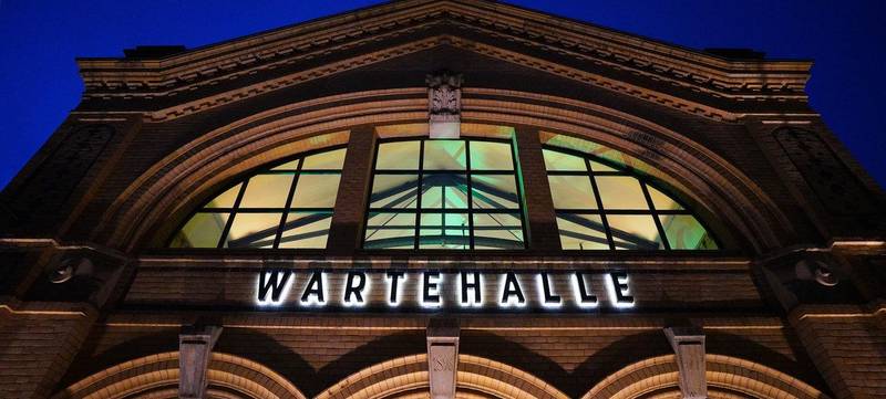 Foto 18 von Wartehalle