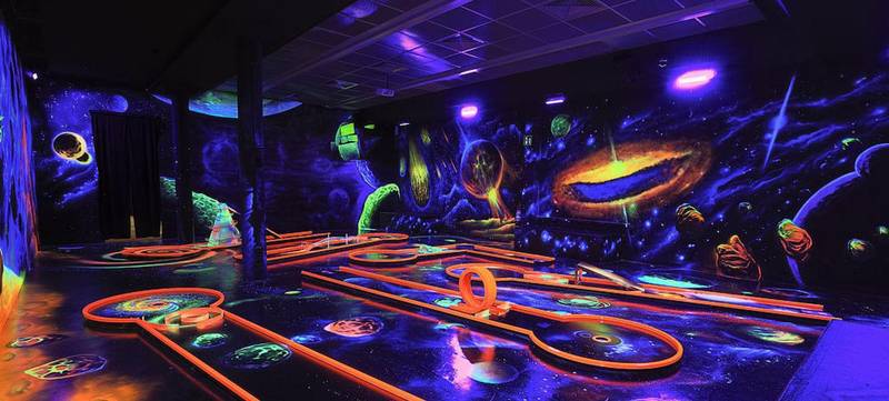 Foto 1 von 4D Schwarzlicht Minigolf in der GlowZone Düsseldorf