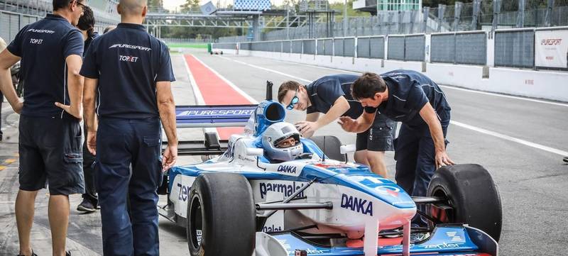 Foto 2 von Supersportwagen fahren auf der Monza-Strecke