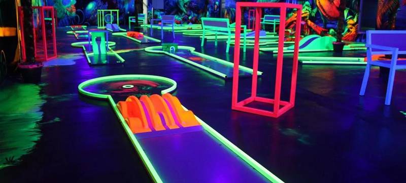 Foto 2 von 4D Schwarzlicht Minigolf in der GlowZone Mainz