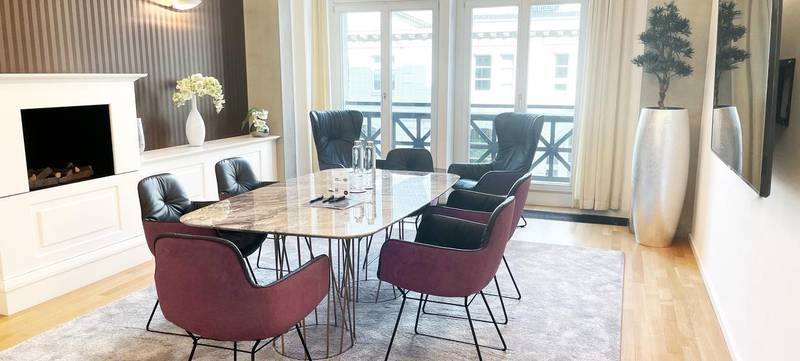 Foto 1 von SATELLITE OFFICE Unter den Linden - Kaminlounge „Römischer Hof“