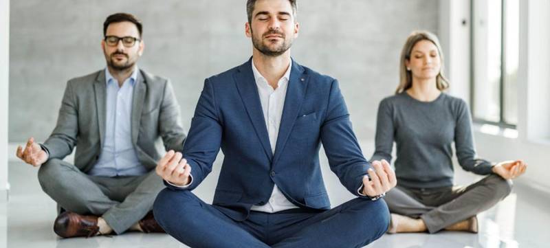 Foto 2 von Gesund im Büro – Yoga, Achtsamkeit & Stressmanagement