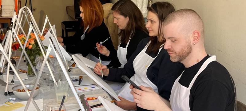 Foto 6 von Sip & Paint Your Colleague Team Building in Berlin PaintNow