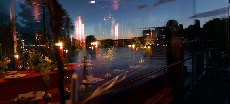 Foto 2 von Weihnachtsdinner im Floating Venue in Berlin