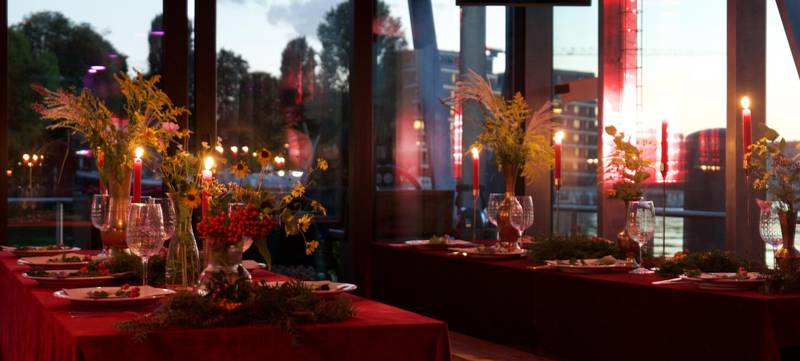 Foto 5 von Weihnachtsdinner im Floating Venue in Berlin