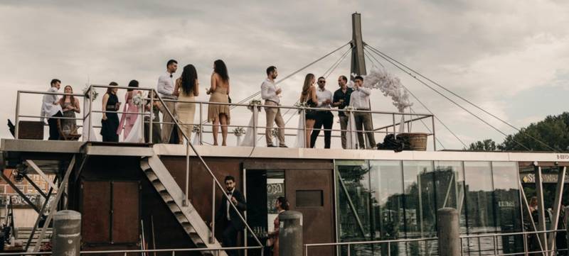Foto 1 von Stilvolle Hochzeitsfeier auf dem Wasser in Berlin